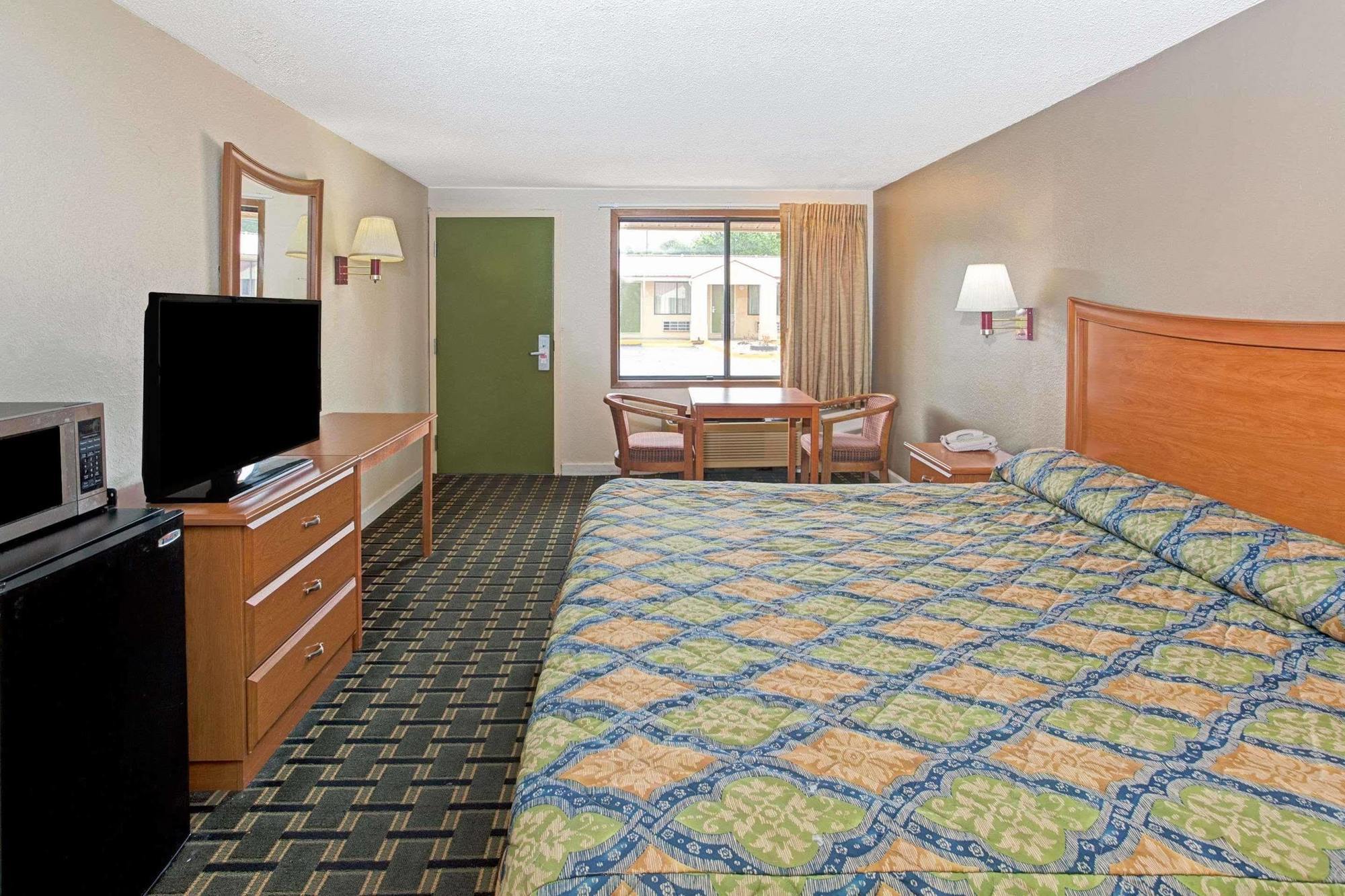 Knights Inn Cartersville Bagian luar foto